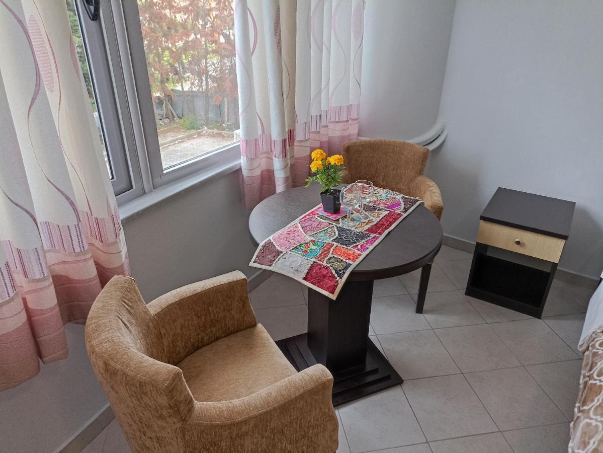 10 Apartmants Olimpia Mir Durrës 외부 사진
